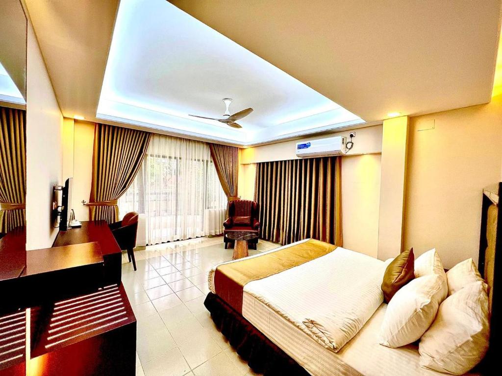 Executive Deluxe Room Couple in Uttara Sector 1