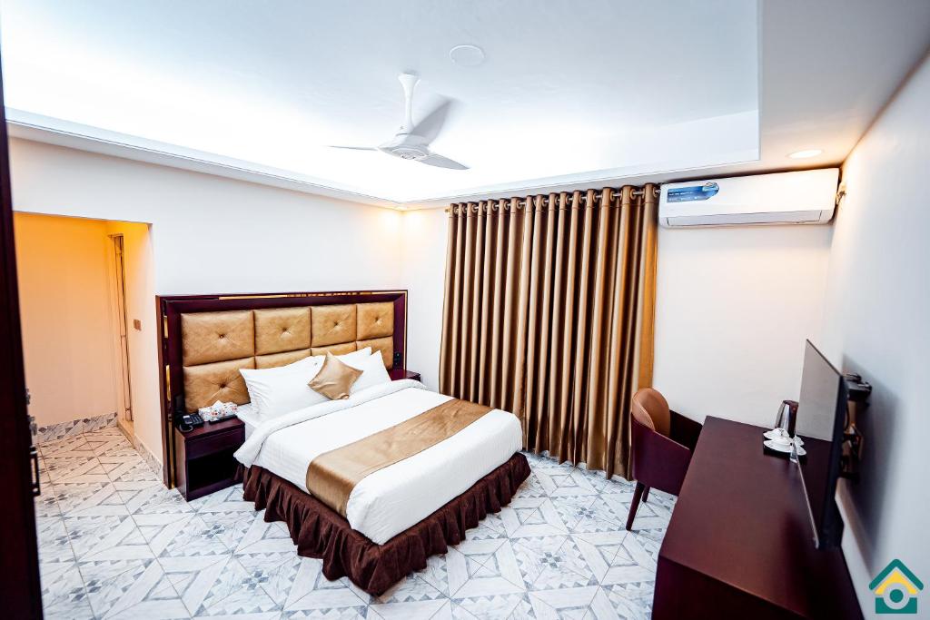 Superior Deluxe in Uttara Sector 1